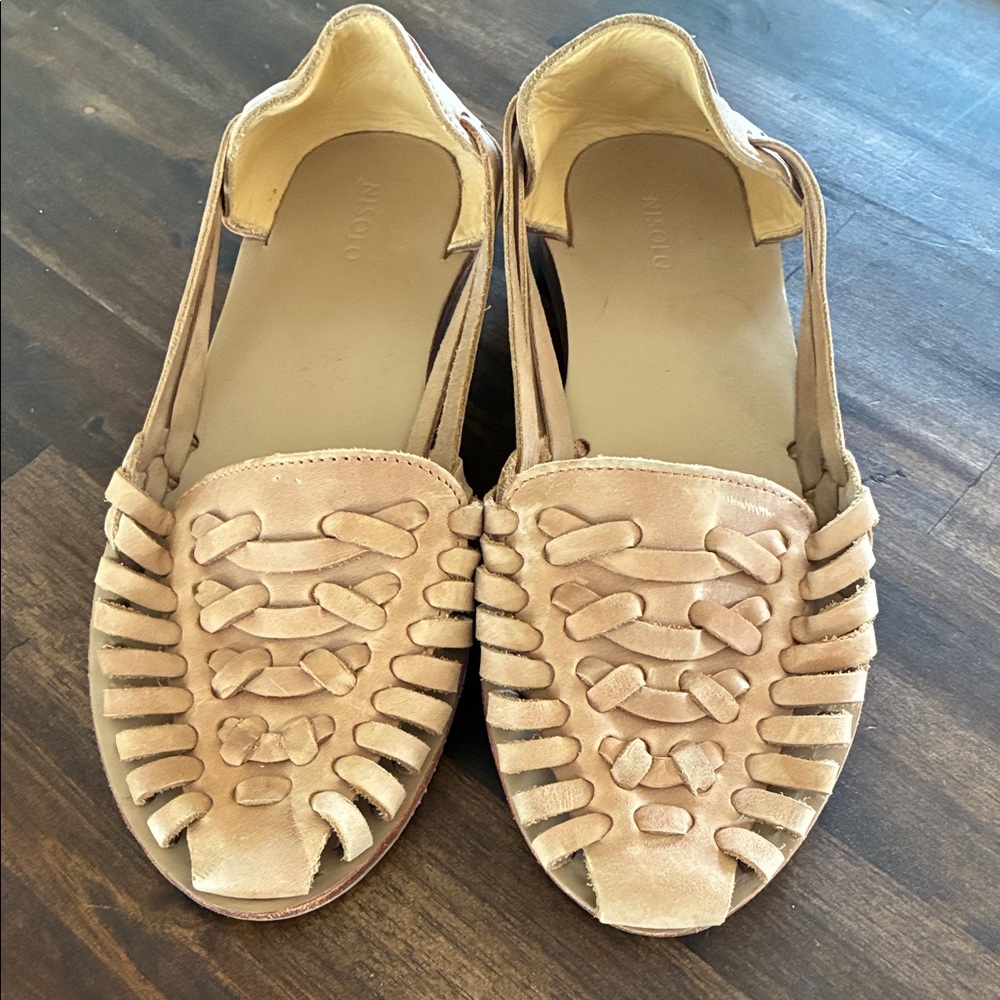 Nisolo Leather Huarache Flats in natural leather- Women